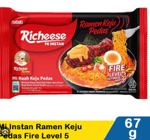 Load image into Gallery viewer, Richeese Mie Goreng keju Pedas